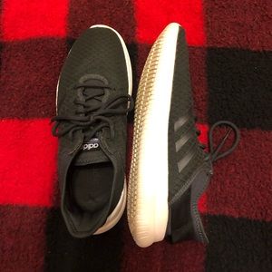 Adidas cloud foam tennis shoes